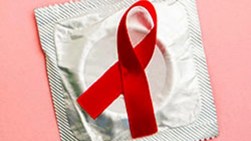 8 MARZO 1987. Volantino anti-Aids davanti alle scuole Scoppia &quot;guerra&quot; tra Dc giovanile e Giovani Comunisti
