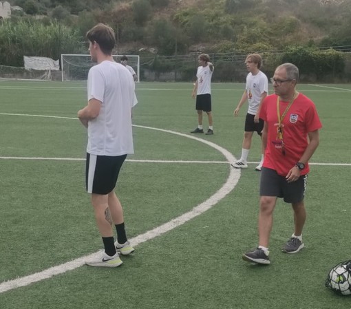 Oneglia Calcio, si alza il sipario: grande serata di presentazione al Centro Padel & Sport di Imperia Oneglia Calcio, si alza il sipario: grande serata di presentazione al Centro Padel & Sport di Imperia