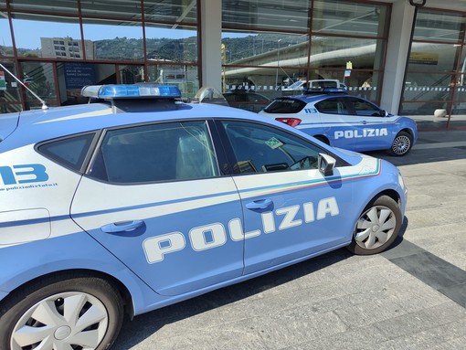 Momenti di tensione in stazione a Imperia per un passeggero violento Momenti di tensione in stazione a Imperia per un passeggero violento