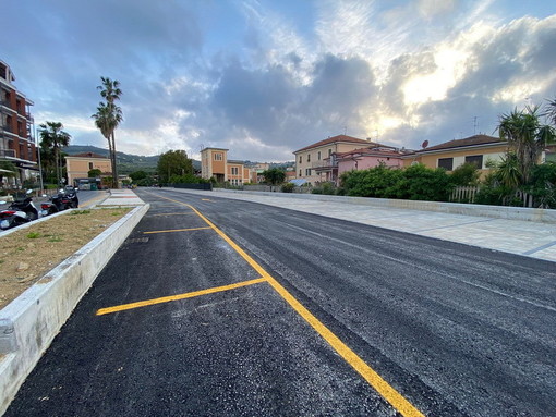 Ciclabile sui parcheggi della ex stazione a Diano Marina, Bellacicco: "Una montagna di denaro sprecato" Ciclabile sui parcheggi della ex stazione a Diano Marina, Bellacicco: "Una montagna di denaro sprecato"