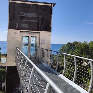 Imperia, finalmente al via il nuovo ascensore che collega la Ciclabile con viale Matteotti (Video)