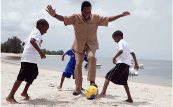 Morte di Pelè, il presidente della Regione Giovanni Toti: “Addio al più grande, addio O Rei" Morte di Pelè, il presidente della Regione Giovanni Toti: “Addio al più grande, addio O Rei"