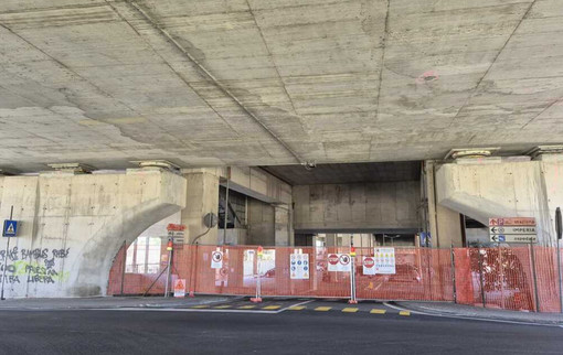 Sono partiti i lavori per la nuova configurazione del nuovo parcheggio della stazione ferroviaria sull’Argine Destro Sono partiti i lavori per la nuova configurazione del nuovo parcheggio della stazione ferroviaria sull’Argine Destro