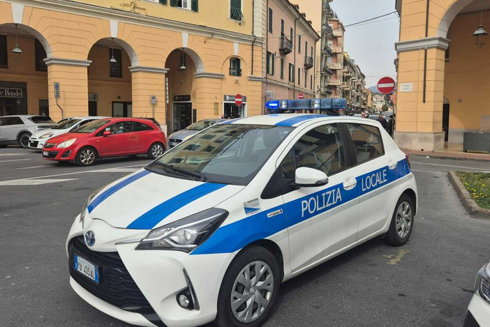 Imperia, multe e parcheggi fruttano al Comune 1,4 milioni di euro Imperia, multe e parcheggi fruttano al Comune 1,4 milioni di euro