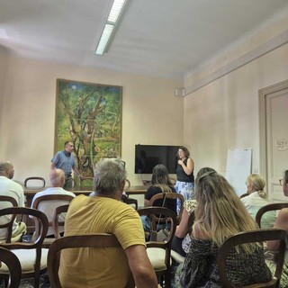 Cipressa, genitori e sindaci in Provveditorato per chiedere una deroga: "No alla pluriclasse tra prima e quarta"