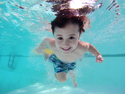 Vita da mamma: la piscina, ovvero come sopravvivere all'appuntamento settimanale sportivo con i vostri figli
