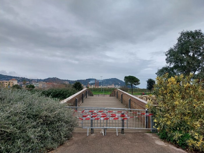 Imperia, chiuso il ponte pedonale del Parco Urbano