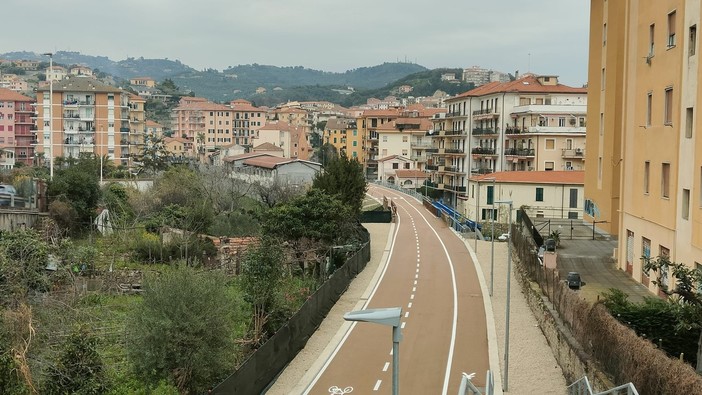 Imperia, pista ciclabile senza servizi igienici: il Pd chiede chiarimenti al Comune Imperia, pista ciclabile senza servizi igienici: il Pd chiede chiarimenti al Comune