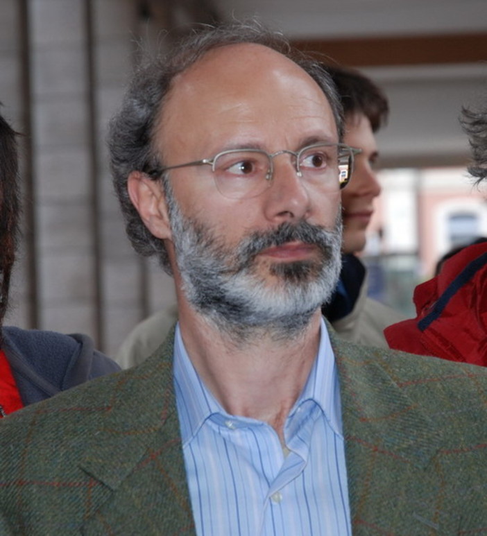 Imperia: lutto nel mondo letterario per la scomparsa dell'amico professore poeta Pasquale Indulgenza Imperia: lutto nel mondo letterario per la scomparsa dell'amico professore poeta Pasquale Indulgenza