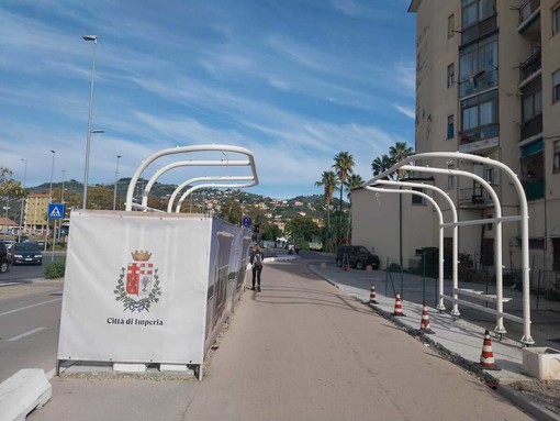 Navetta a guida autonoma, installata la pensilina in via Trento Navetta a guida autonoma, installata la pensilina in via Trento