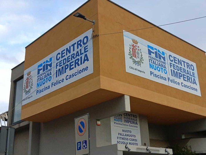Piscina Cascione, nuotare costa di più e gli utenti si lamentano Piscina Cascione, nuotare costa di più e gli utenti si lamentano