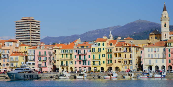 AAA gestore per rifornire le imbarcazioni cercasi nel porto di Oneglia AAA gestore per rifornire le imbarcazioni cercasi nel porto di Oneglia
