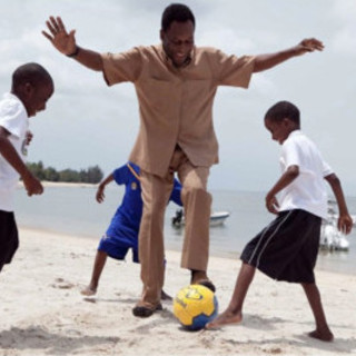 Morte di Pelè, il presidente della Regione Giovanni Toti: “Addio al più grande, addio O Rei" Morte di Pelè, il presidente della Regione Giovanni Toti: “Addio al più grande, addio O Rei"