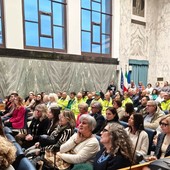 Il pubblico della presentazione del bilancio di metà mandato