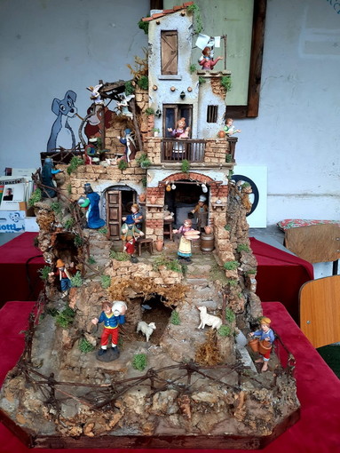 Pornassio: i presepi allestiti nelle vie e vicoli della frazione di Ottano visitabili sino al 9 gennaio Pornassio: i presepi allestiti nelle vie e vicoli della frazione di Ottano visitabili sino al 9 gennaio