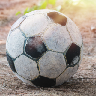 Parchi giochi e sicurezza: il problema delle pallonate a Diano Marina