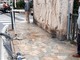 Imperia: mezzo pesante fa strike di paletti e segnali sul ponte Impero, i testimoni: "Ha rischiato di investire due persone" (foto)
