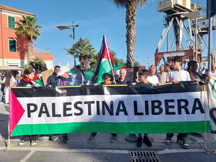 Imperia, presidio pro Palestina in via San Giovanni: verranno letti i nomi dei caduti Imperia, presidio pro Palestina in via San Giovanni: verranno letti i nomi dei caduti