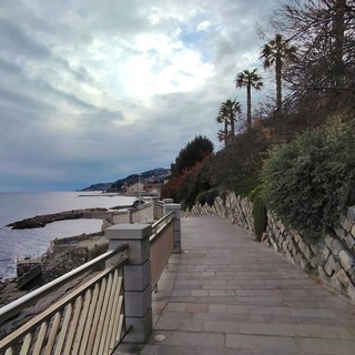 Imperia nel cuore (e negli smartphone): la Passeggiata degli Innamorati conquista i social