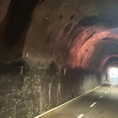 Perdita d'acqua nella galleria Prino sulla ciclabile: cresce la preoccupazione degli utenti