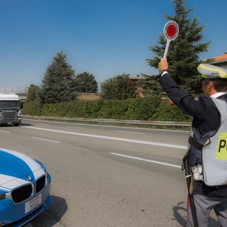 La Polizia Stradale sequestra 350 chili di droga nascosti in un camion sull'autostrada A10 nel savonese