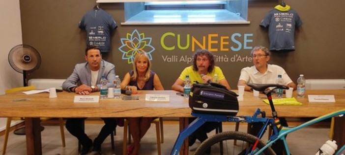Presentata la nuova avventura di Giovanni Panzera "Pedalando tra le aquile - Summer edition" (Video)
