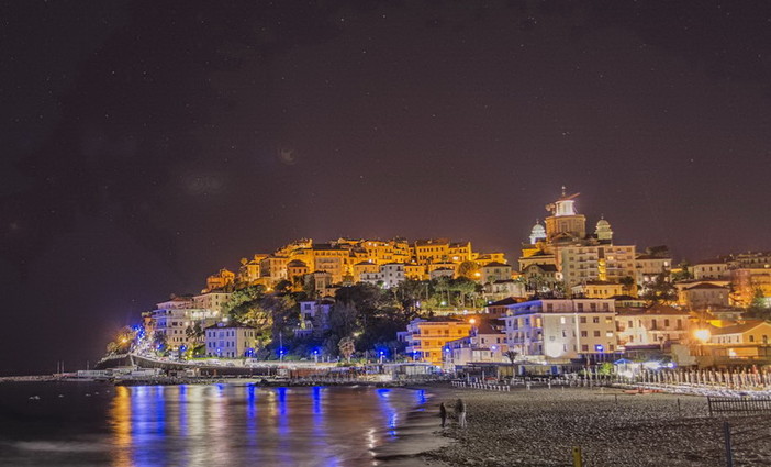 Il Parasio ad Imperia di notte