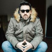 Il musicista dianese Milko Pisano debutta da solista con “Terra di Mezzo” Il musicista dianese Milko Pisano debutta da solista con “Terra di Mezzo”