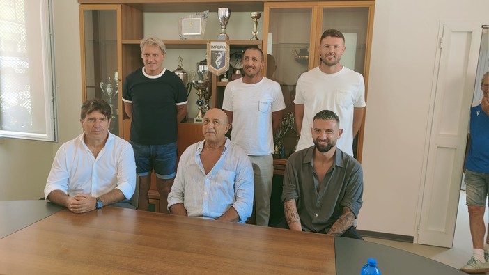 L’Imperia Calcio riparte da Giancarlo Riolfo: nuovo progetto triennale e il desiderio di ricucire il legame con la città (video) L’Imperia Calcio riparte da Giancarlo Riolfo: nuovo progetto triennale e il desiderio di ricucire il legame con la città (video)