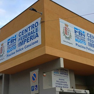 Piscina Cascione, nuotare costa di più e gli utenti si lamentano