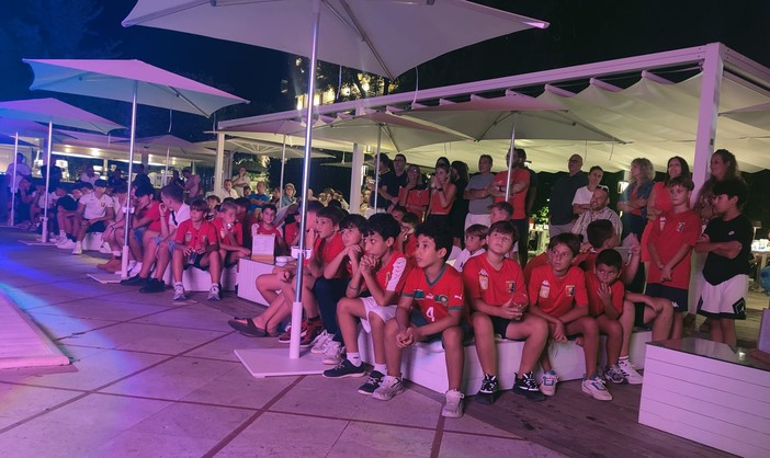 Calcio, la presentazione della Golfodianese. Sciandino: "Un progetto che parla al cuore della comunità" (video)