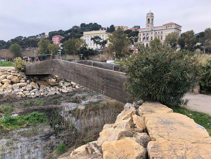 Imperia, sarà sostituito il ponte pedonale sul Rio Baitè al Parco Urbano Imperia, sarà sostituito il ponte pedonale sul Rio Baitè al Parco Urbano