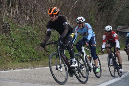 Pedale Imperiese, domenica 23 la cicloscalata da Chiusavecchia alla Cappelletta del Monte Acquarone Pedale Imperiese, domenica 23 la cicloscalata da Chiusavecchia alla Cappelletta del Monte Acquarone