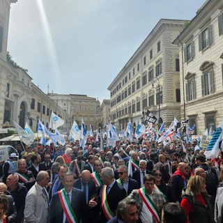La rabbia dei balneari esplode a Roma, dalla Riviera contro la direttiva europea