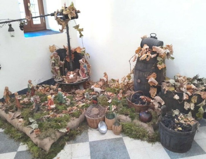 Un presepe “vignaiolo” nel cuore della valle Impero