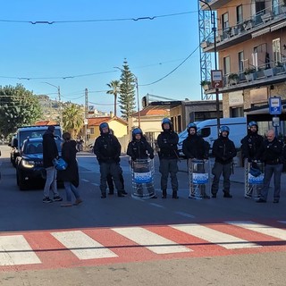 Daspo per un tifoso dell'Imperia: lanciò un petardo in stazione prima del derby