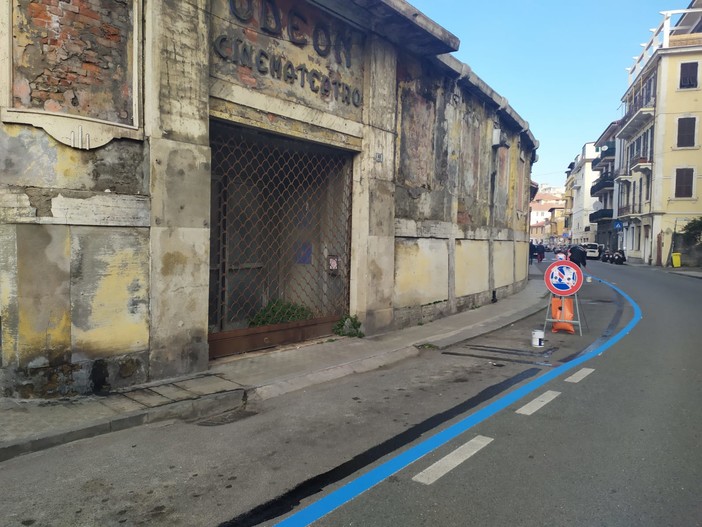 Imperia: strisce blu in via XXV Aprile, nonostante i malumori si estende l'area di sosta a pagamento Imperia: strisce blu in via XXV Aprile, nonostante i malumori si estende l'area di sosta a pagamento