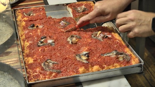8 MAGGIO 1998. La piscialandrea e la torta verde di Bruno Merano conquistano il Paese del Sol Levante 8 MAGGIO 1998. La piscialandrea e la torta verde di Bruno Merano conquistano il Paese del Sol Levante