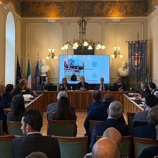Imperia, firmato protocollo per la sicurezza degli esercizi commerciali Imperia, firmato protocollo per la sicurezza degli esercizi commerciali