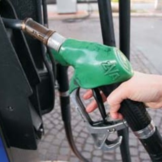 L'aumento dei prezzi del carburante peserà sui consumi delle famiglie, Coldiretti Liguria &quot;Bisogna trovare alternative green&quot;