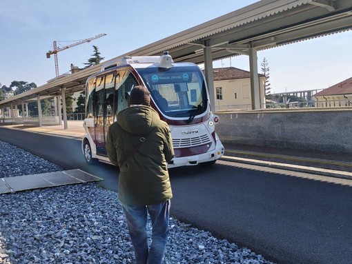 Navette "autonome" a Imperia, al via la sperimentazione sulla ciclabile (Video) Navette "autonome" a Imperia, al via la sperimentazione sulla ciclabile (Video)