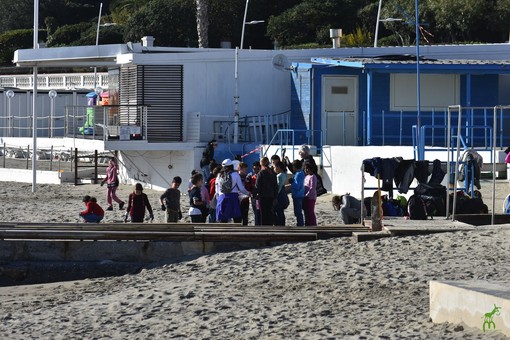 Imperia, volontari in azione per ripulire la spiaggia di Garbella: appuntamento il 6 giugno a Borgo Prino