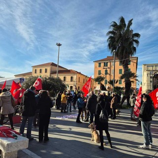 Solidarietà al Venezuela, presidio a Imperia contro l’attacco Usa