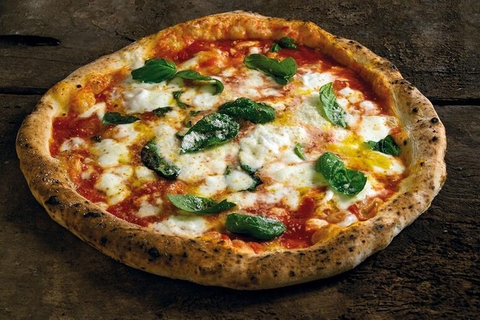 18 LUGLIO 1981. Imperia, esplode il caro-pizza: conti stellari, proteste e multe nei locali 18 LUGLIO 1981. Imperia, esplode il caro-pizza: conti stellari, proteste e multe nei locali