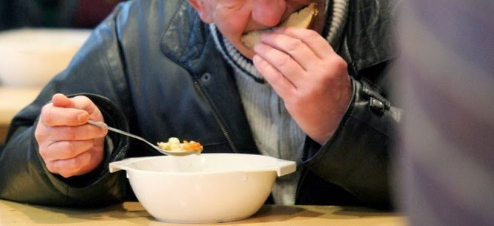 Natale di solidarietà a Imperia: i volontari in campo per i più fragili