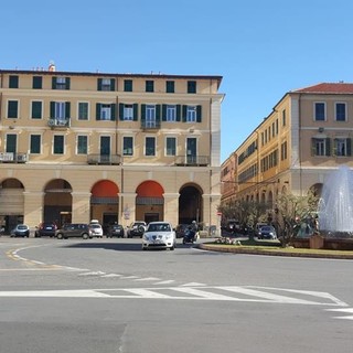 Imperia: operatore socio-sanitario salva una turista straniera in piazza Dante "Lo avrei fatto anche per il mio peggior nemico" Imperia: operatore socio-sanitario salva una turista straniera in piazza Dante "Lo avrei fatto anche per il mio peggior nemico"