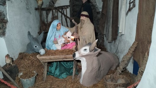 La magia del presepe nell'entroterra, a Gazzelli l'"eredità" di Gianni (video)