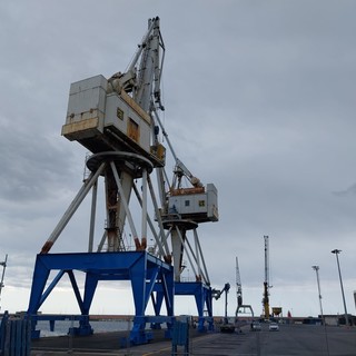 Divieto di transito ai mezzi pesanti in via Schiva, la compagnia Maresca: "Ordinanza blocca l'operatività del porto"