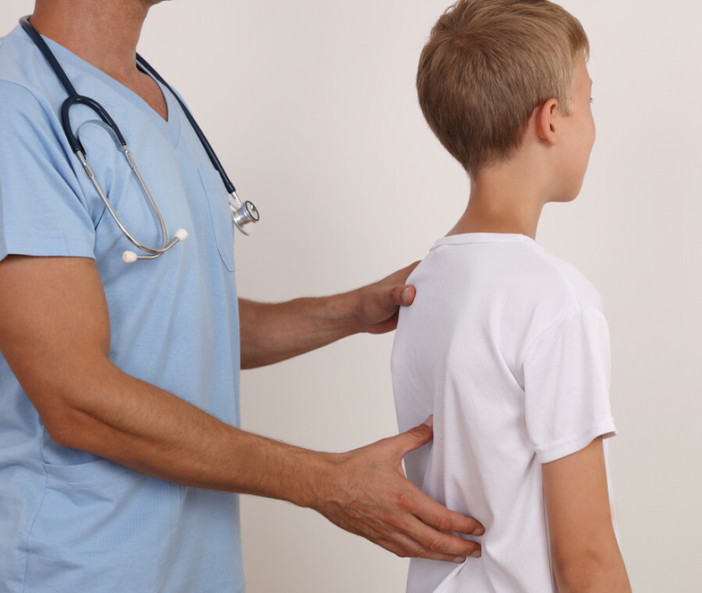 Crescere dritti e sicuri di sé: mini-corso di educazione posturale per famiglie a Imperia