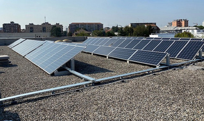 Imperia, sul tetto delle Poste di via Spontone installato un impianto fotovoltaico Imperia, sul tetto delle Poste di via Spontone installato un impianto fotovoltaico